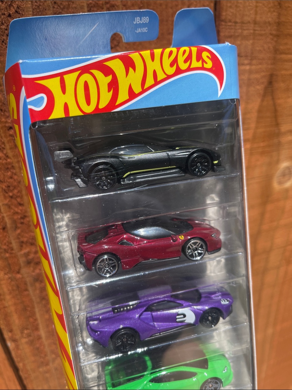 2025 Hot Wheels Motor Show 5 Pack, Ferrari Stradale, Purple Ford GT - Picture 5 of 5